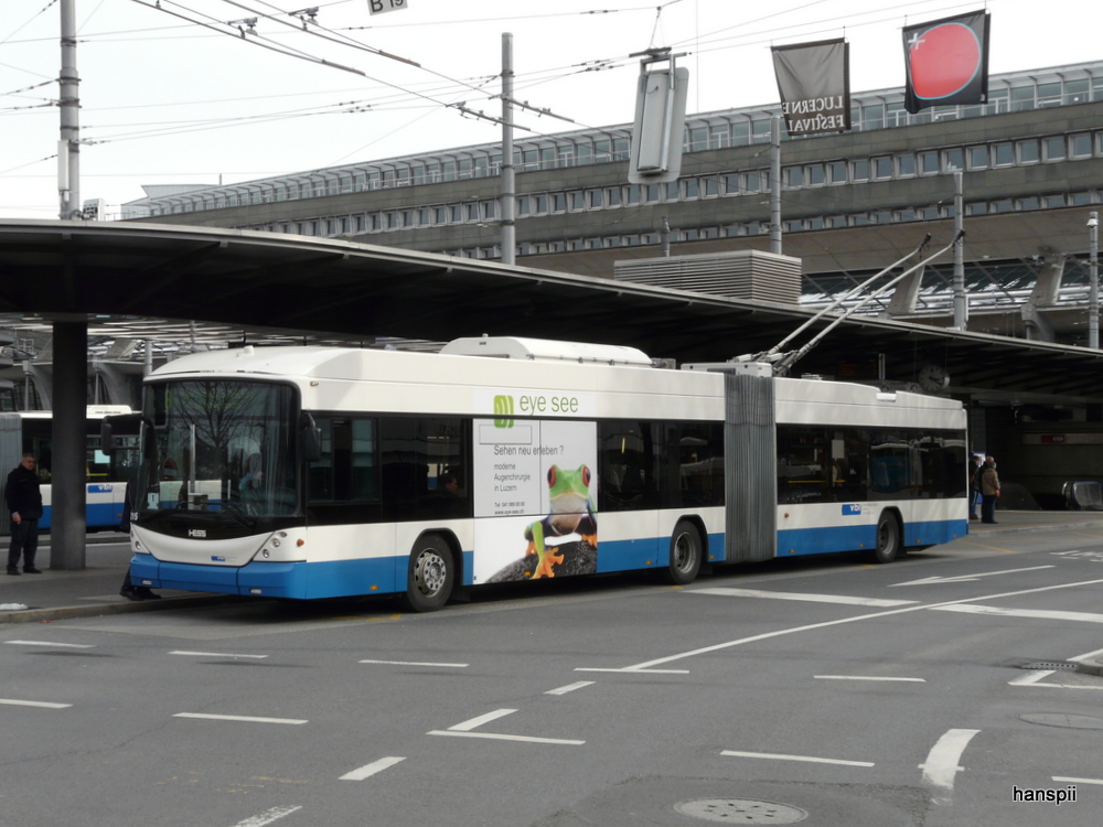 VBL - Hess-Swisstrolley BGT-N2C Nr.215 unterwegs auf der Linie 8 in Luzern am 16.03.2013