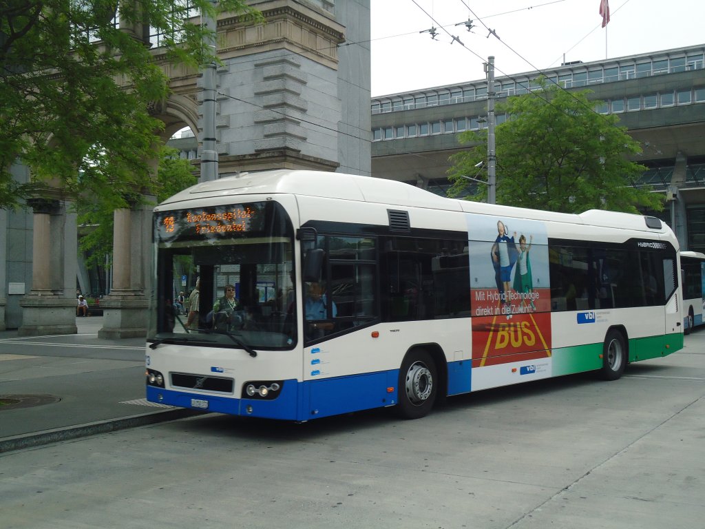 VBL Luzern - Nr. 73/LU 250'372 - Volvo am 27. Mai 2012 beim Bahnhof Luzern