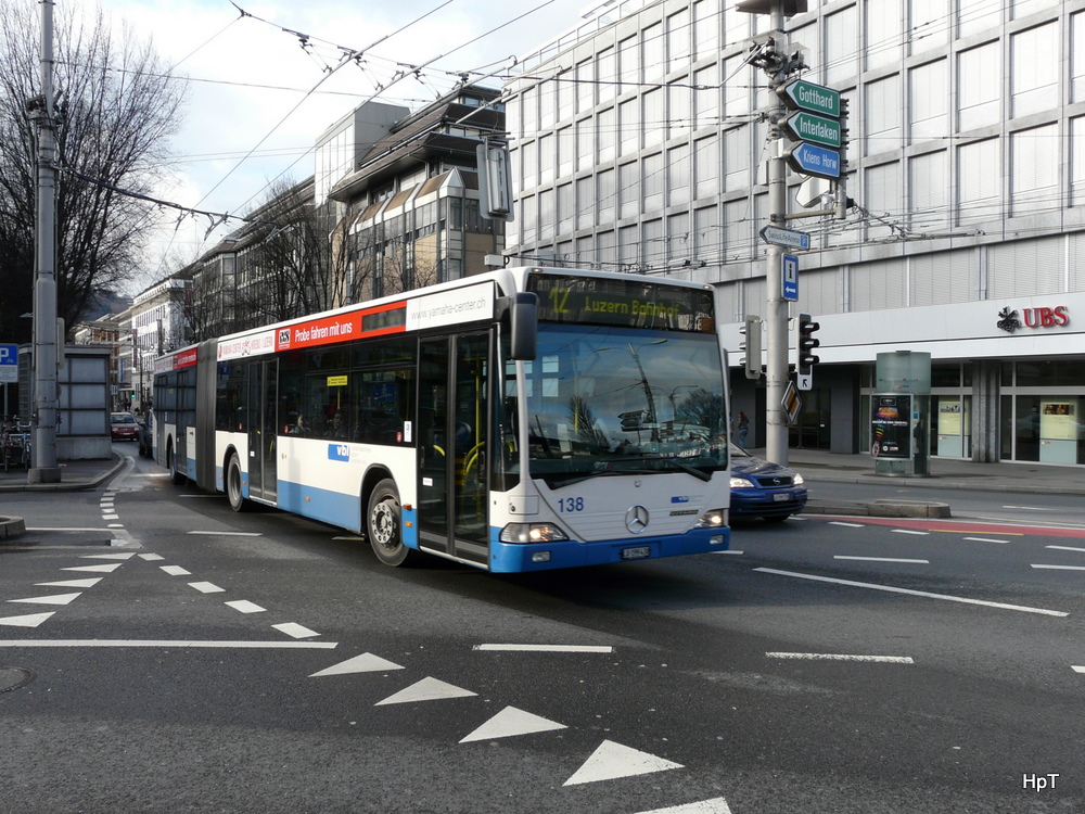VBL - Mercedes Citaro  Nr.138  LU 199438 unterwegs auf der Linie 12 in Luzern am 15.01.2011
