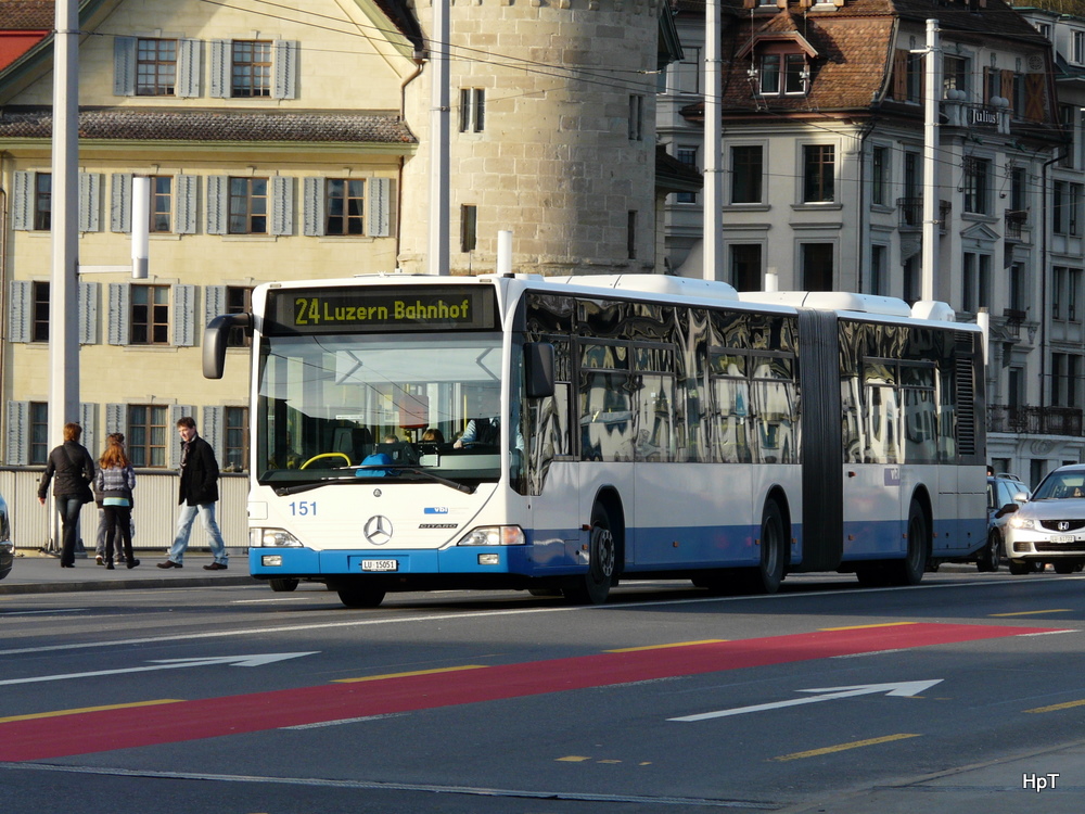 VBL - Mercedes Citaro Nr.151 LU 15051 unterwegs auf der Linie 24 in Luzern am 15.01.2011