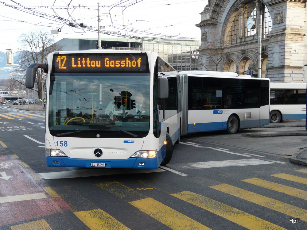 VBL - Mercedes Citaro Nr.158 LU 5092 unterwegs auf der Linie 12 in Luzern am 08.01.2011