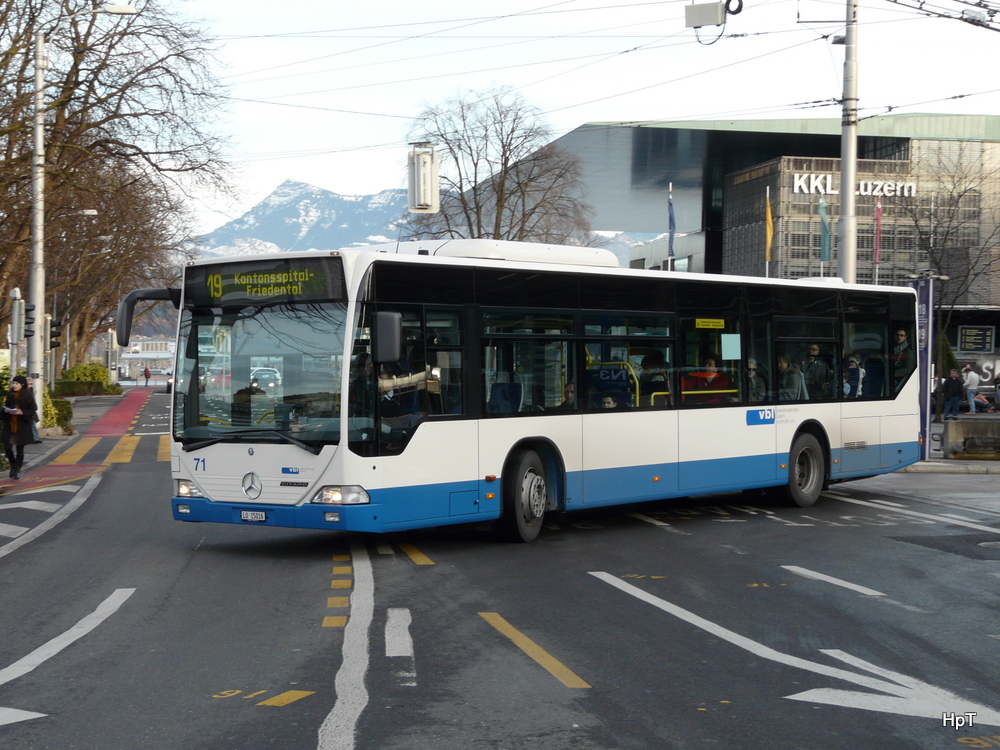 VBL - Mercedes Citaro  Nr.71  LU 15016 unterwegs auf der Linie 19 in Luzern am 08.01.2011
