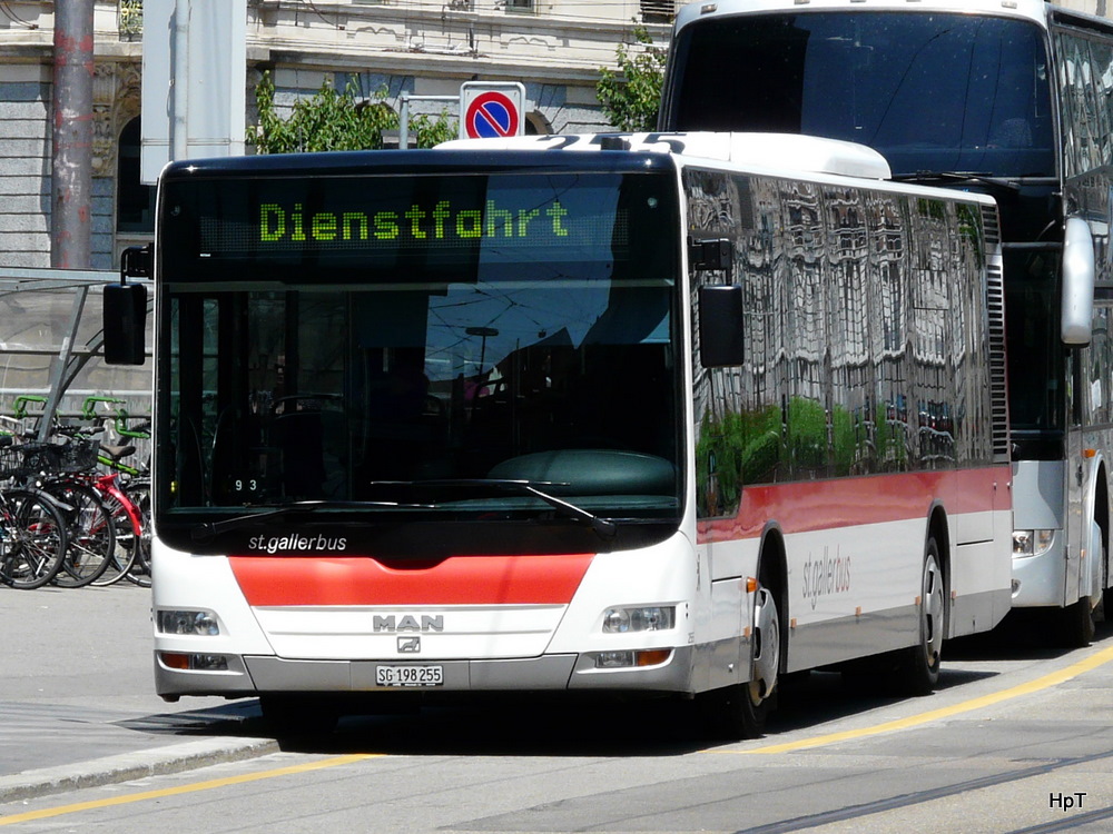 VBSG - MAN Lion`s City  Nr.255  SG 198255 auf Dienstfahrt abgestellt beim Bahnhof St.Gallen am 09.07.2011