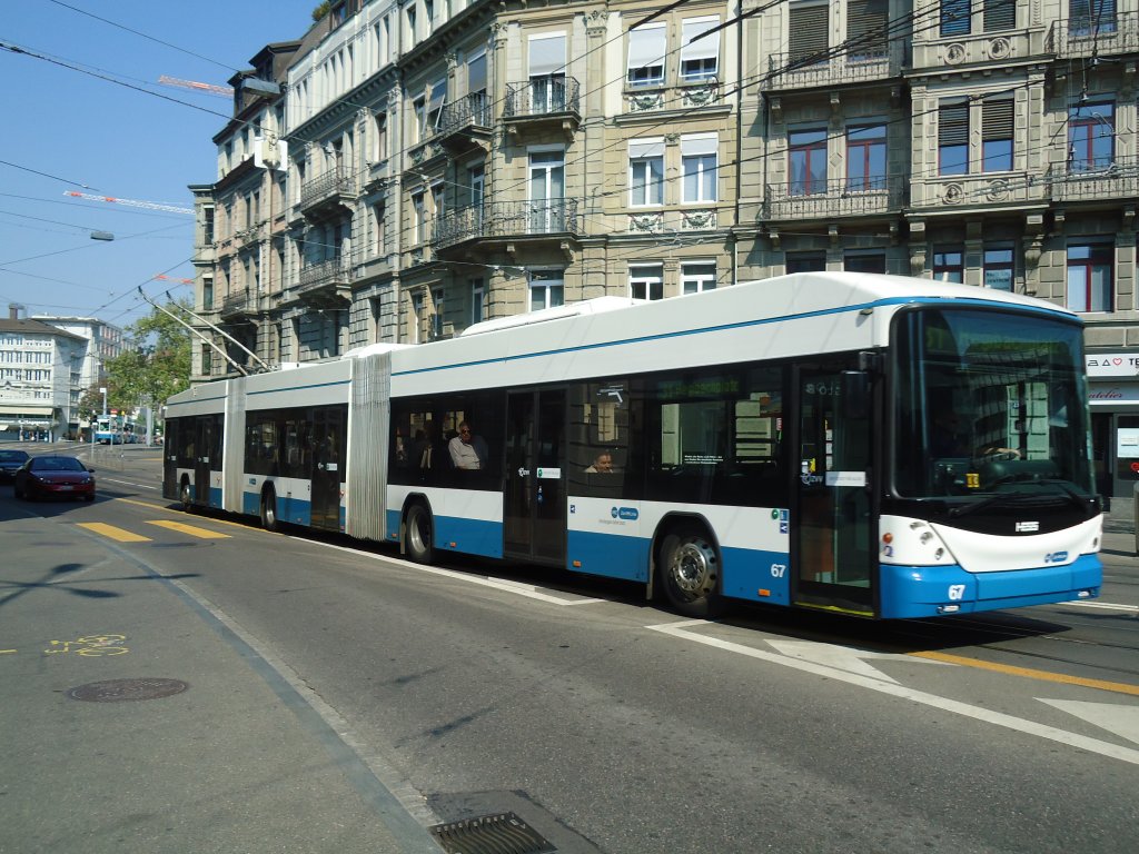 VBZ Zrich - Nr. 67 - Hess/Hess Doppelgelenktrolleybus am 25. April 2011 in Zrich, Lwenplatz