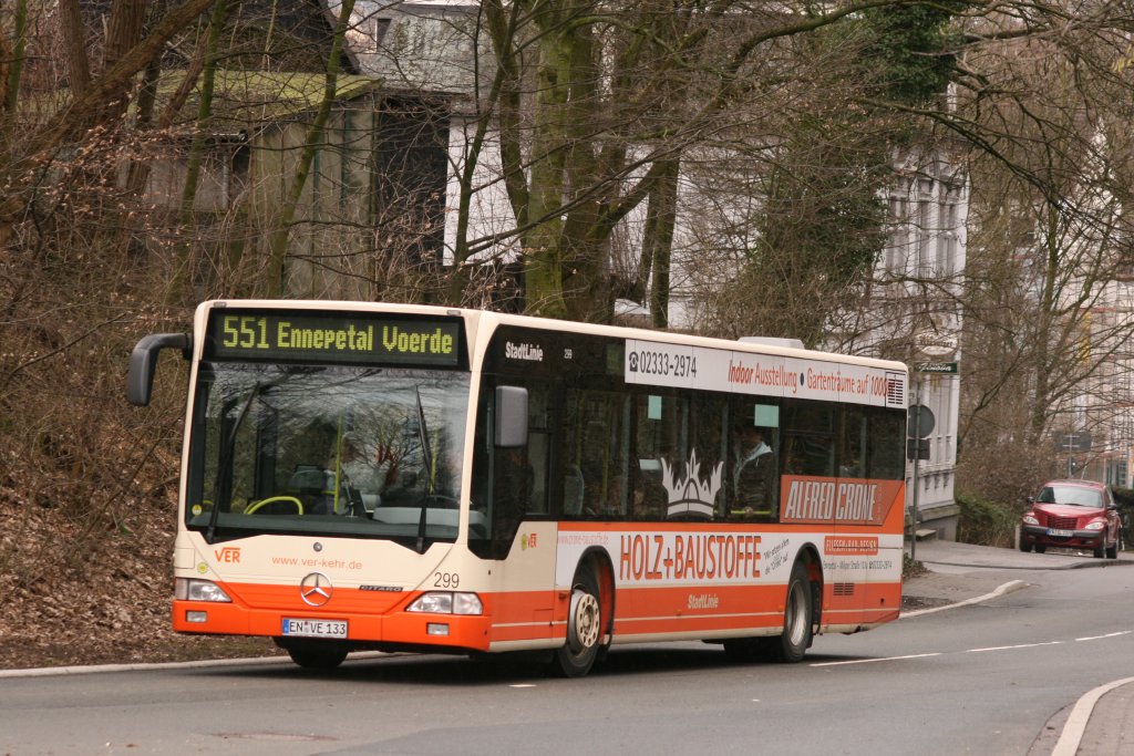 Ver 299 (EN VE 133) mit Werbung fr Alfred Crone  Holz&Baustoffe.
Hier mit der Linie 551 nach Ennepetal Voerde,27.2.2010. 