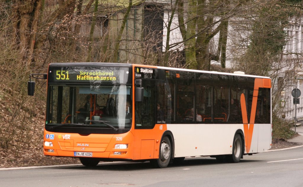 Ver 326 (EN VE 6326) mit der Linie 551 nach Sprockhvel.
Aufgenommen am HBF Gevelsberg,27.2.2010.