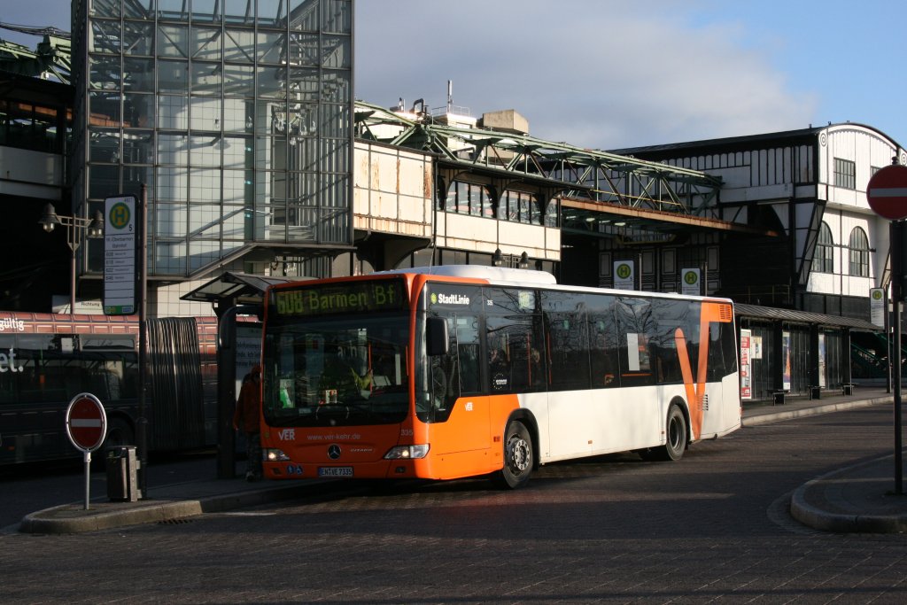 Ver 335 (EN VE 7335) am Bf Wuppertal Oberbarmen.
27.12.2009
