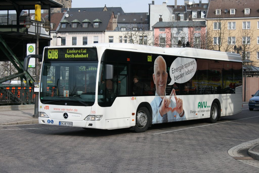 Ver 355 (EN VE 9355) mit Werbung fr AVU.
Aufgenommen am Bahnhof Oberbarmen, 17.3.2010.