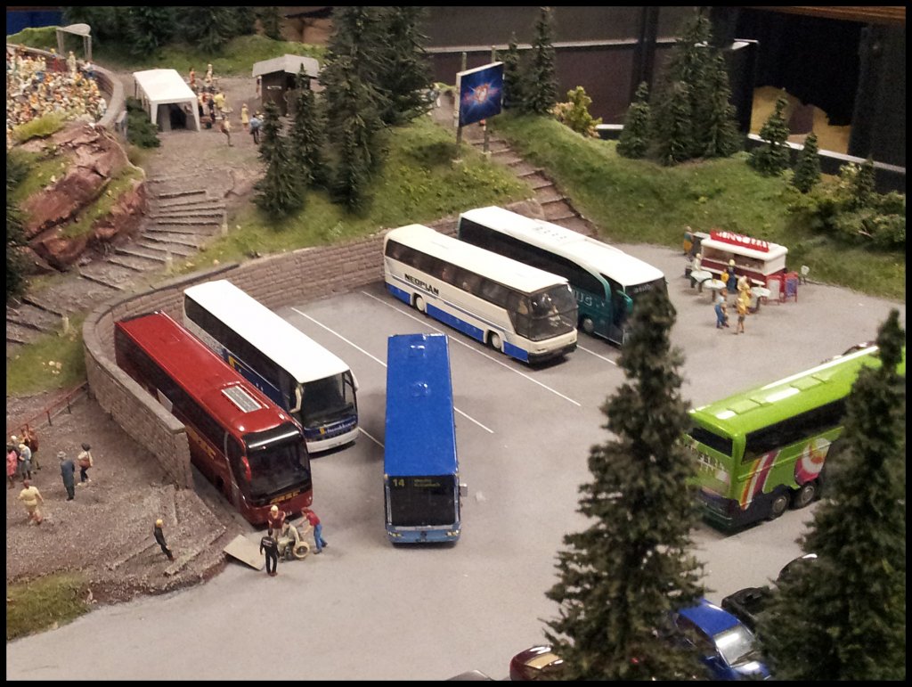 Verschiedene Busse im MiWuLa Hamburg am 04.05.2013