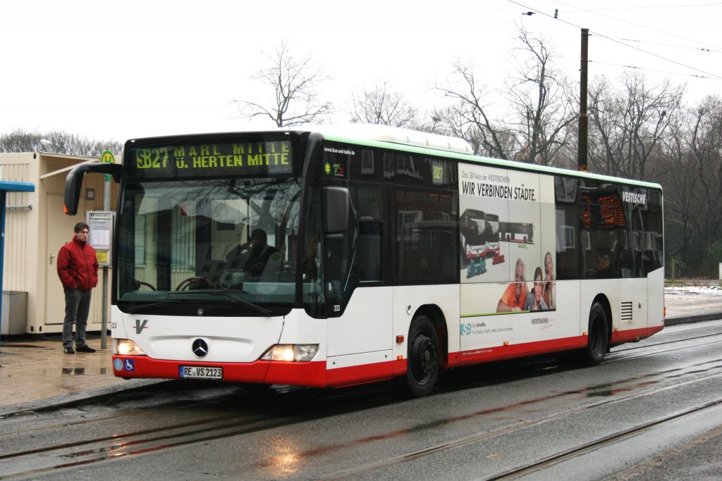 Vestische 2123 (RE VS 2123) mit dem SB27 in Wanne Eickel,17.1.2010.