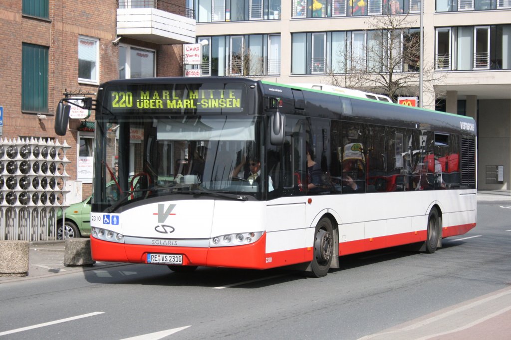 Vestische 2310 (RE VS 2310) ist einer von zwei Solaris der Vestischen.
Aufgenommen am HBF Recklinghausen, 24.3.2010.
