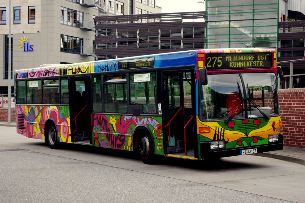 VHH Paintbus 9817 am 15.Juli 2010 am Bf.Rahlstedt