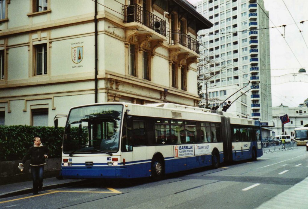 VMCV Clarens Nr. 18 Van Hool Gelenktrolleybus am 12. Dezember 2009 Montreux, Escaliers de la Gare