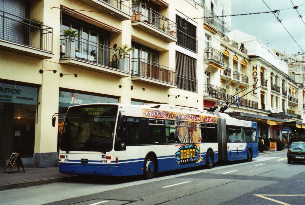 VMCV Clarens Nr. 9 Van Hool Gelenktrolleybus am 12. Dezember 2009 Montreux, Escaliers de la Gare
