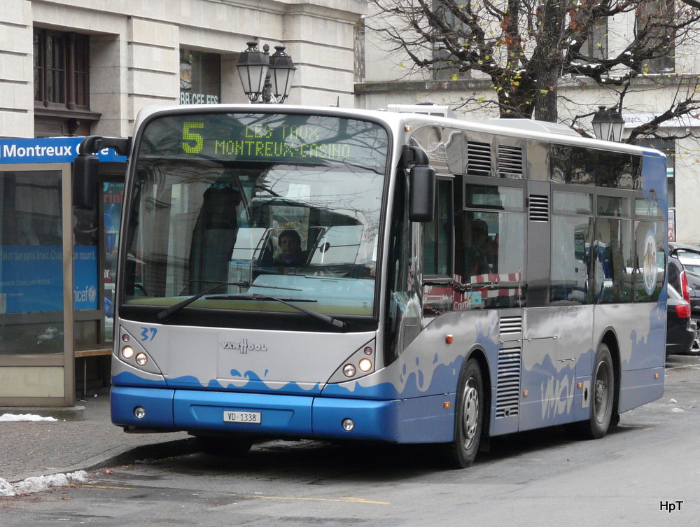 VMCV - VanHool Autobus Nr.37  VD 1338 unterwegs in Montreux auf der Linie 5 am 03.12.2010