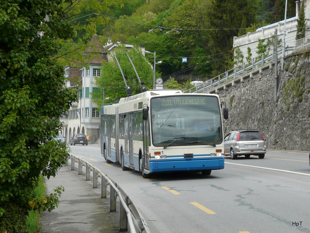 VMCV - VanHool Trolleybus Nr.01 unterwegs bei Villeneuve am 01.05.2012
