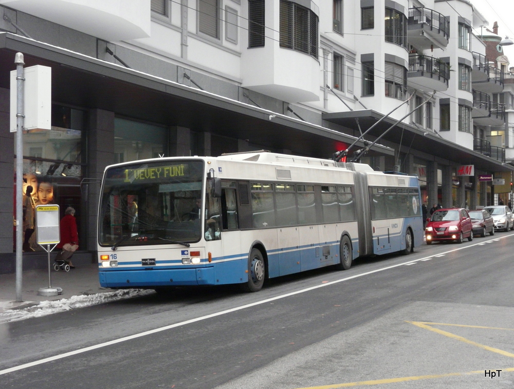 VMCV - VanHool Trolleybus Nr.16 unterwegs in Montreux am 03.12.2010