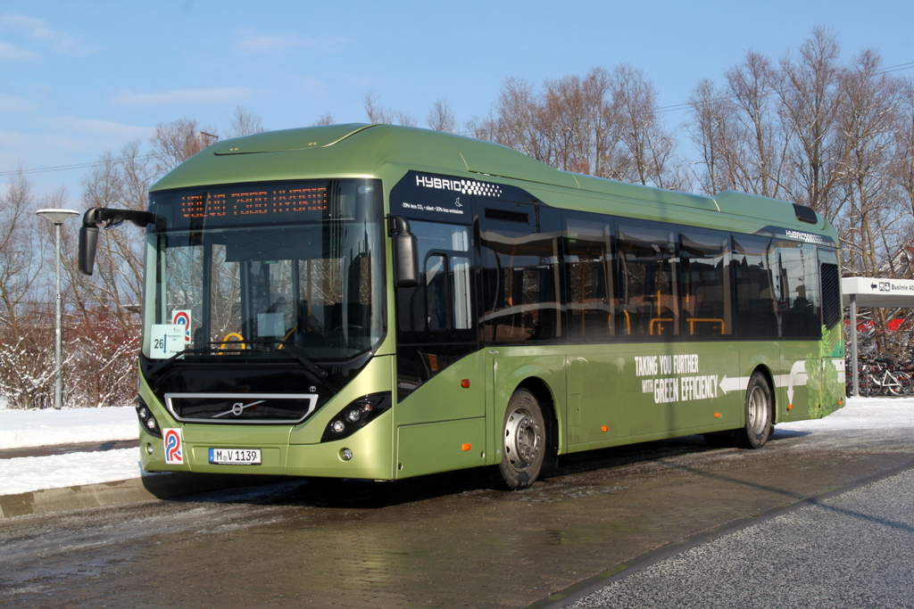 Volvo 7900 Hybrid ist zu Testzwecken vom 9. Februar 2013 bis voraussichtlich Dienstag, den 12. Februar 2013 auf der Linie 26 zwischen Hauptbahnhof Sd, Rostock und Wohnpark Biestow, Rostock unterwegs.10.02.2013