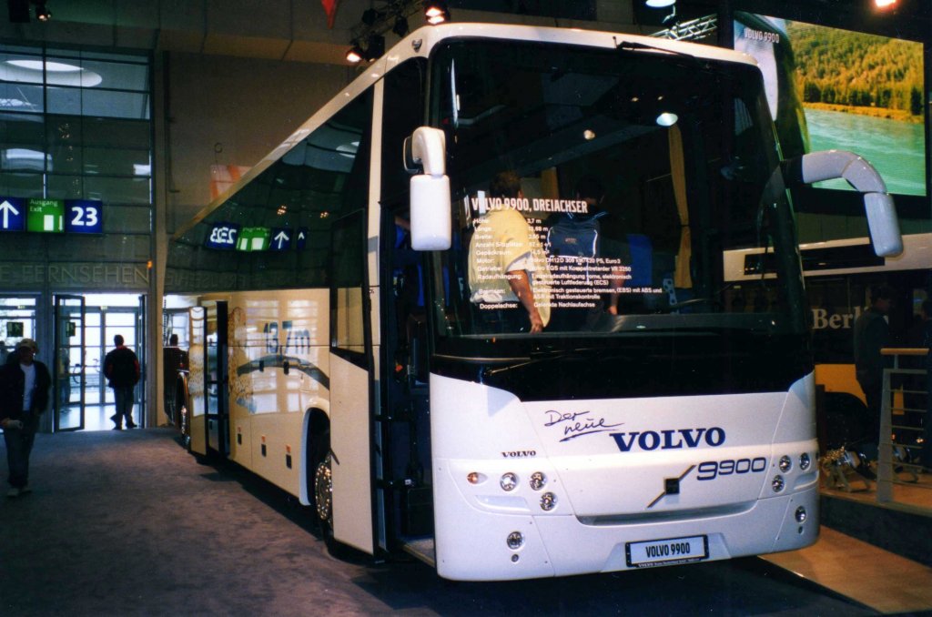 Volvo 9900 auf der IAA 2002 in Hannover.