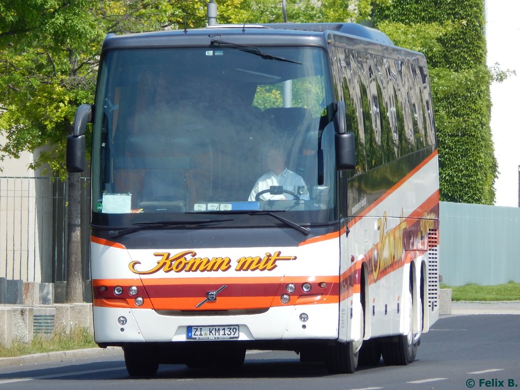 Volvo 9900 von Komm mit aus Deutschland in Berlin am 08.06.2016