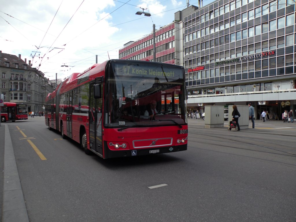 Volvo Bus mit der Betriebsnummer 801 auf der Linie 17 beim Bubenbergplatz. Die Aufnahme stammt vom 14.04.2011.