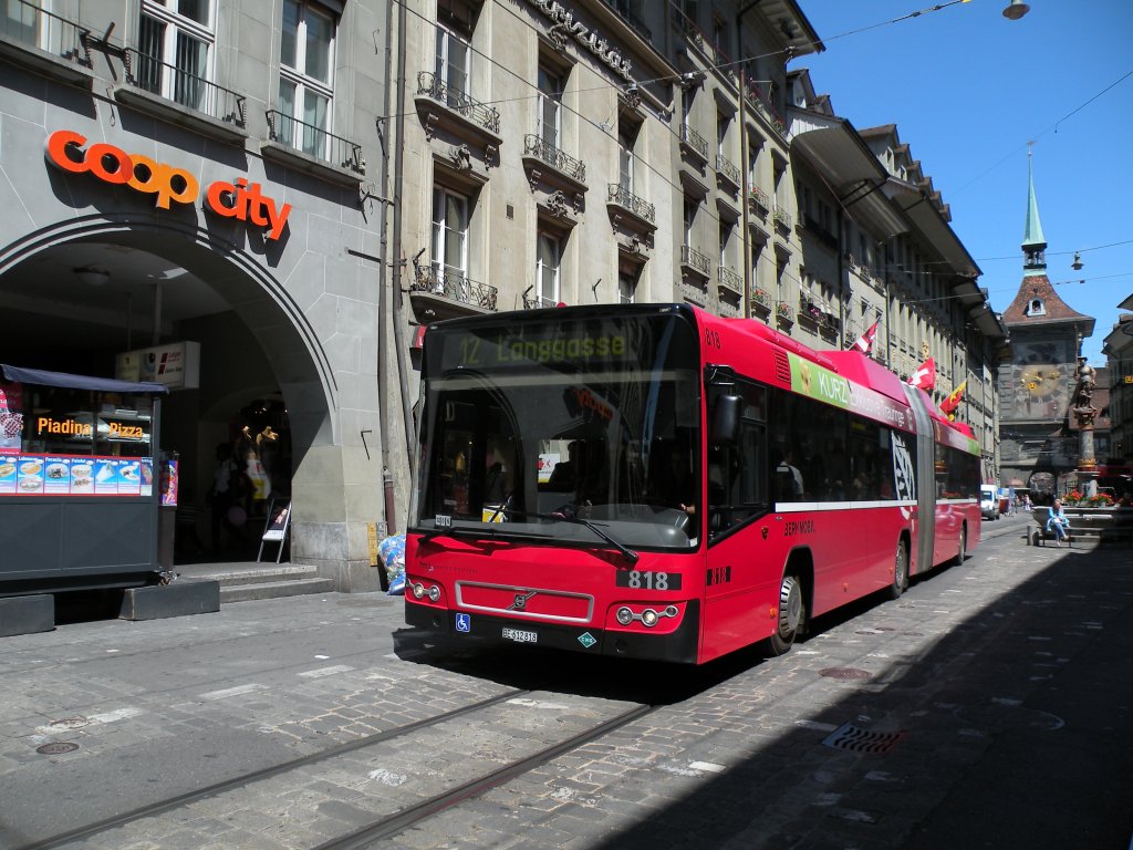 Volvo Bus mit der Betriebsnummer 818 auf der Linie 12 Richtung Bahnhof Bern. Die Aufnahme stammt vom 04.06.2010.