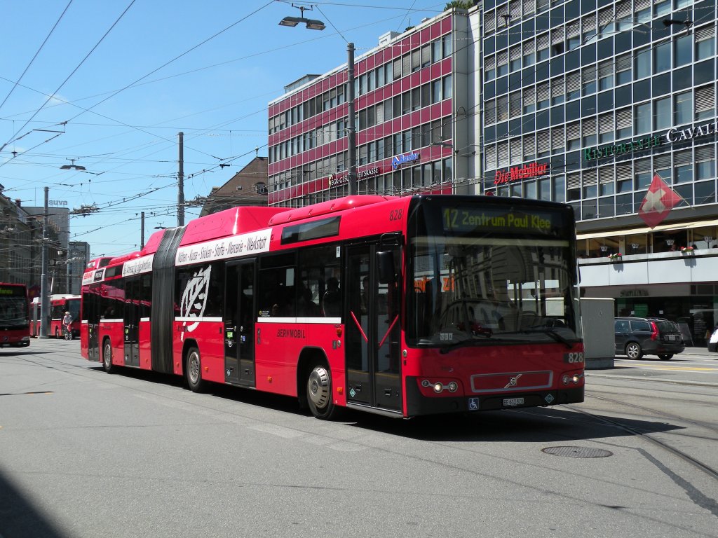 Volvo Bus mit der Betriebsnummer 828 auf der Linie 12 am Bahnhof Bern. Die Aufnahme stammt vom 04.06.2010.