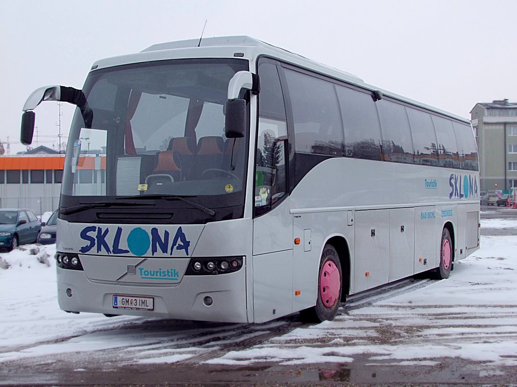 VOLVO-Bus von SKLONA-Touristik hat Besucher zur SPORT&VITAL-Messe nach Ried i.I. gebracht;100312