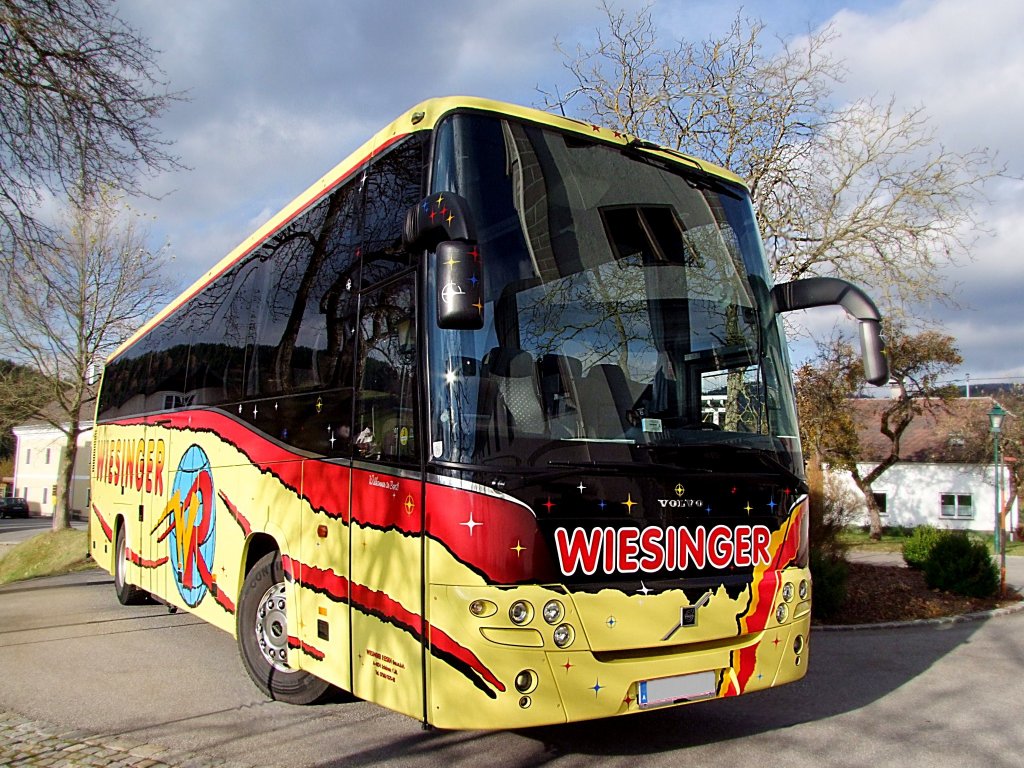 VOLVO-Bus von Wiesinger Reisen in Waldhausen; 101105