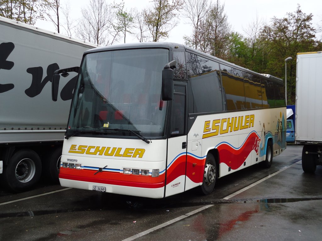 Volvo Drgmller de la maison L. Schuler photographi le 19.04.2012 sur l'aire de repos du Grauholz prs de Berne 