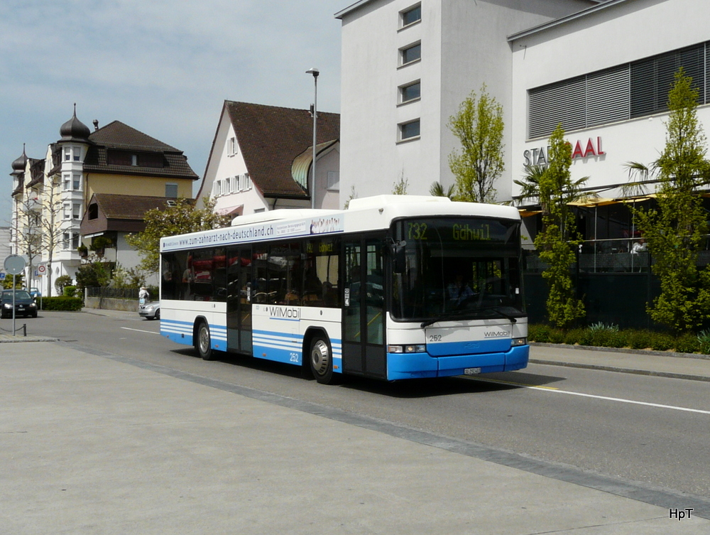 Volvo-Hess  Nr.252 unterwegs auf der Linie 732 in der Stadt Wil am 27.04.2012