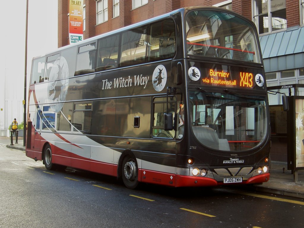 Volvo Stadtbus, Manchester Linie X43 nach Burnley (07.12.2011)