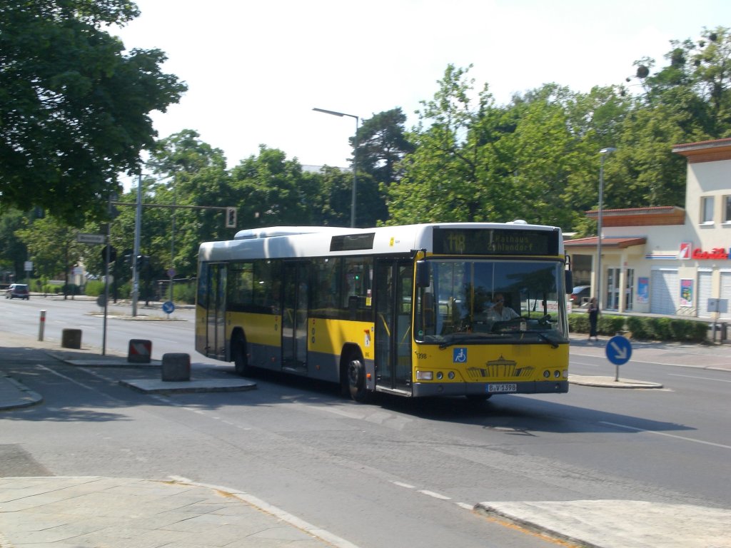 Volvo V7000 auf der Linie 118 nach Rathaus Zehlendorf an der Haltestelle Wannsee Wernerstrae.