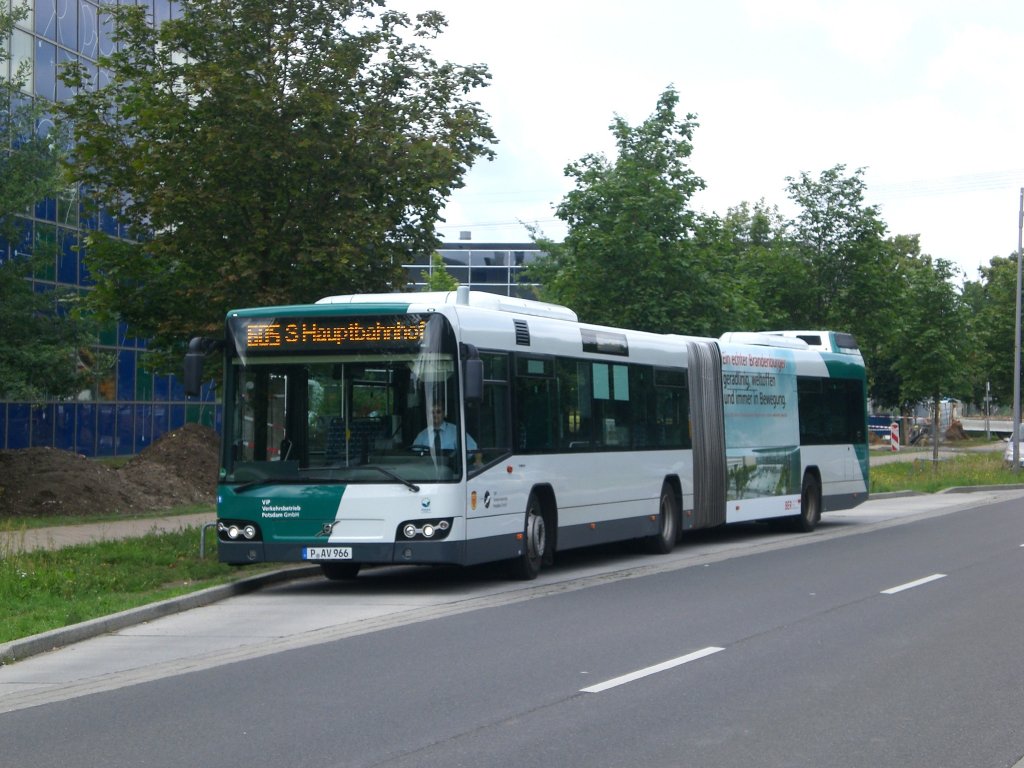 Volvo V7700 auf der Linie 605 nach Hauptbahnhof an der Haltestelle Wissenschaftspark Golm. 