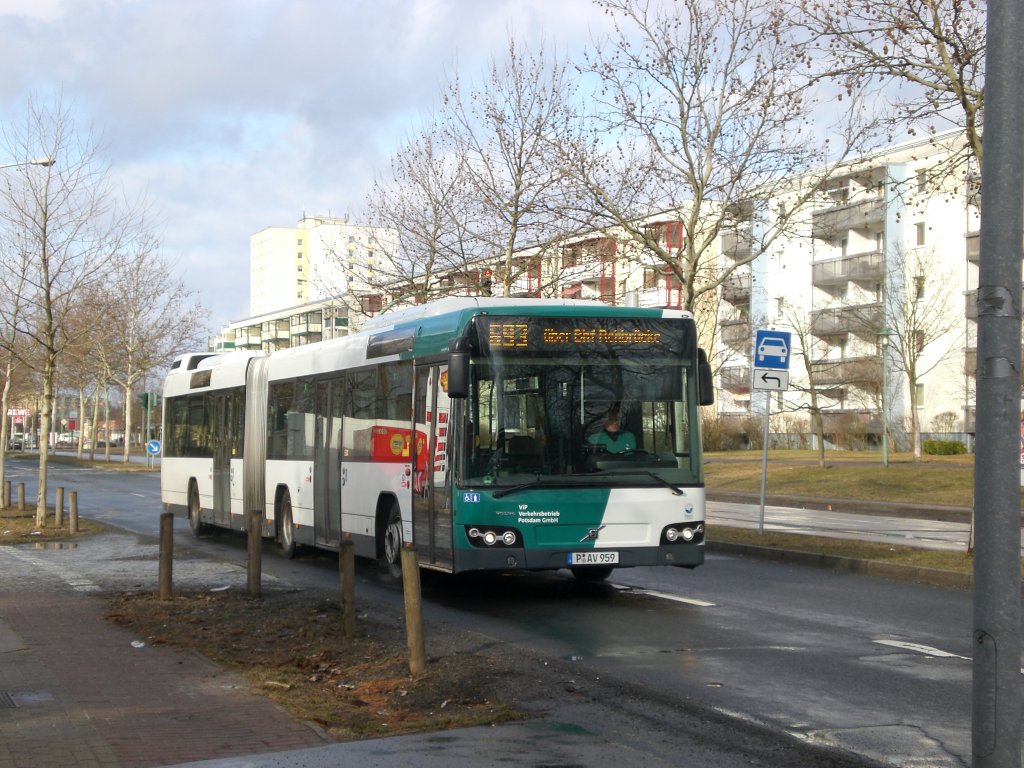 Volvo V7700 auf der Linie 693 nach Hermannswerder Ksselstrae nahe der Haltestelle Am Stern Johannes-Kepler-Platz.