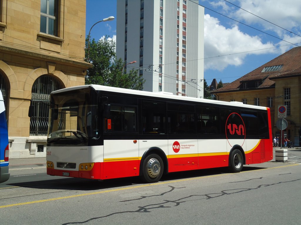 VR La Chaux-de-Fonds - Nr. 297/NE 113'297 - Volvo/Alfabuz am 11. Juli 2011 beim Bahnhof La Chaux-de-Fonds