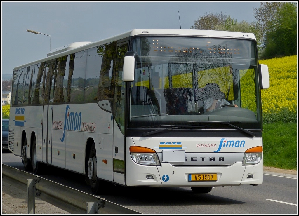 (VS 1517)  Setra 419 UL des Busunternehmens Simon aus Diekirch gesehen am 03.05.2013 nahe Schieren.