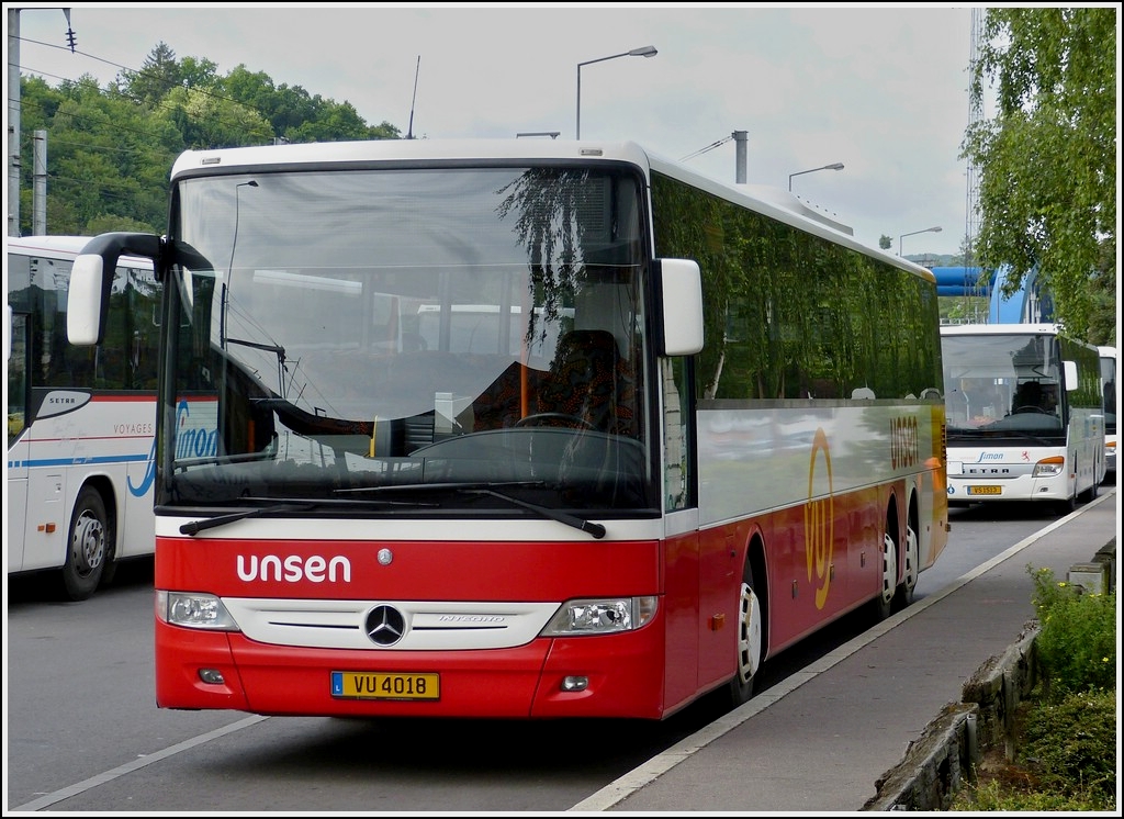 (VU 4018) Mercedes Benz Integro, des Busunternehmens Unsen, abgestellt am Busbahnhof in Ettelbrck am 15.06.2013.