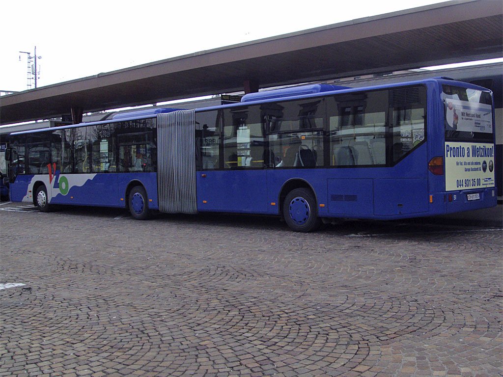 VZO-Mercedes Citaro NR.51 am Bahnhof Wetzikon am 13.3.10