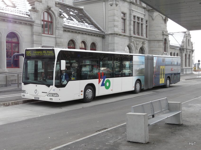 VZO - Mercedes Citaro Nr.62 ZH 691895 unterwegs auf der Linie 885 bei den Bushaltestellen beim Bahnhof Rapperswil/SG am 16.01.2010