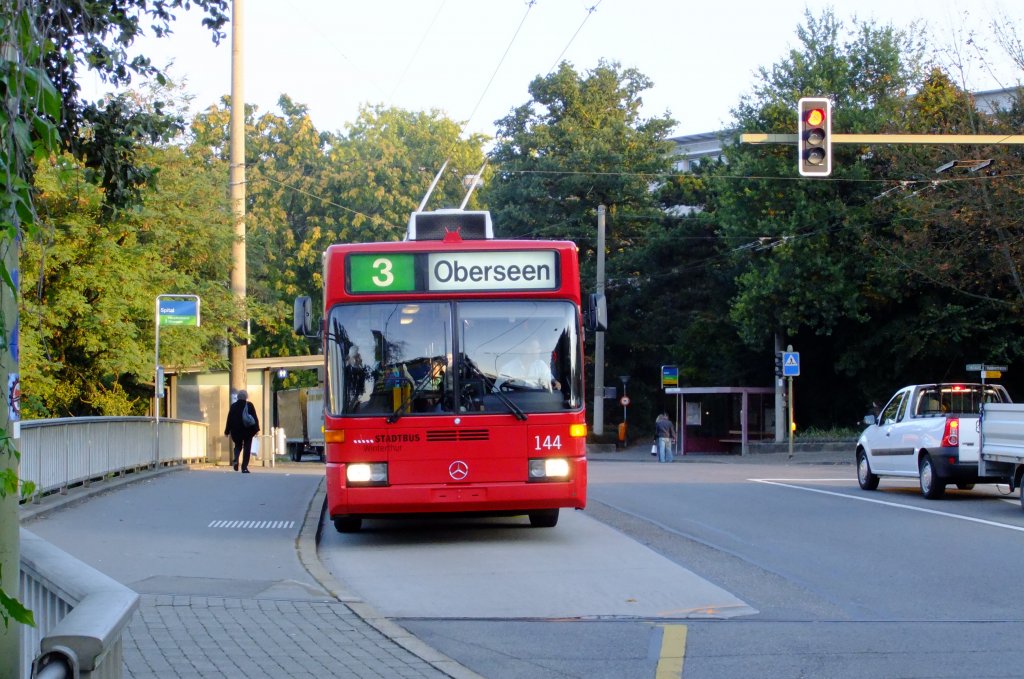 Wagen 144, einer der ersten nach Winterthur gelieferten O405GTZ, am 22.9.2010 unterwegs auf der Linie 3 bei der Haltestelle Spital. 