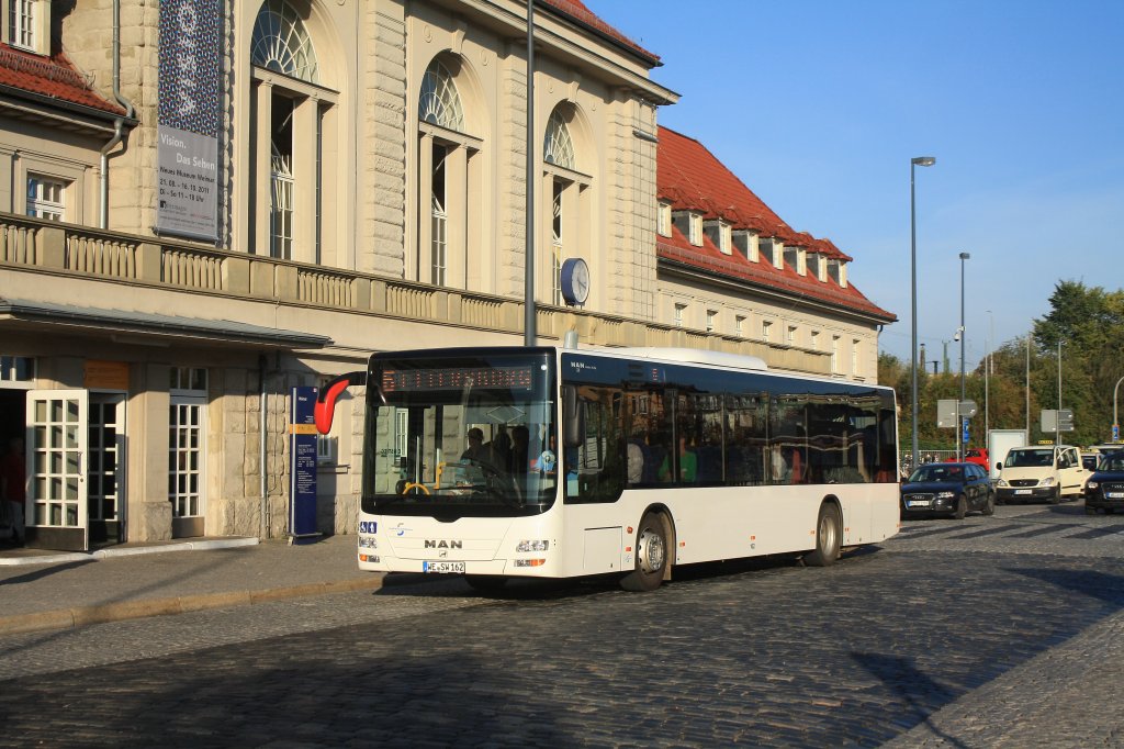 Wagen 162 der Stadtwirtschaft Weimar am Hauptbahnhof Weimar am 28.09.2011 

