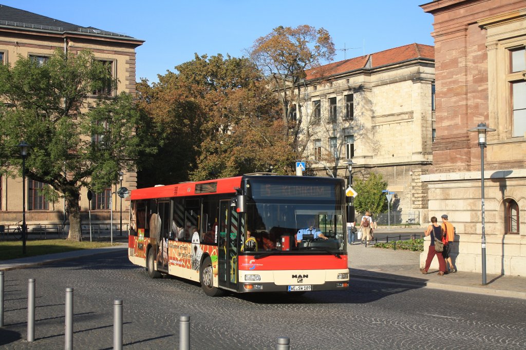 Wagen 189 der Stadtwirtschaft Weimar am Rathenauplatz in Weimar am 28.09.2011