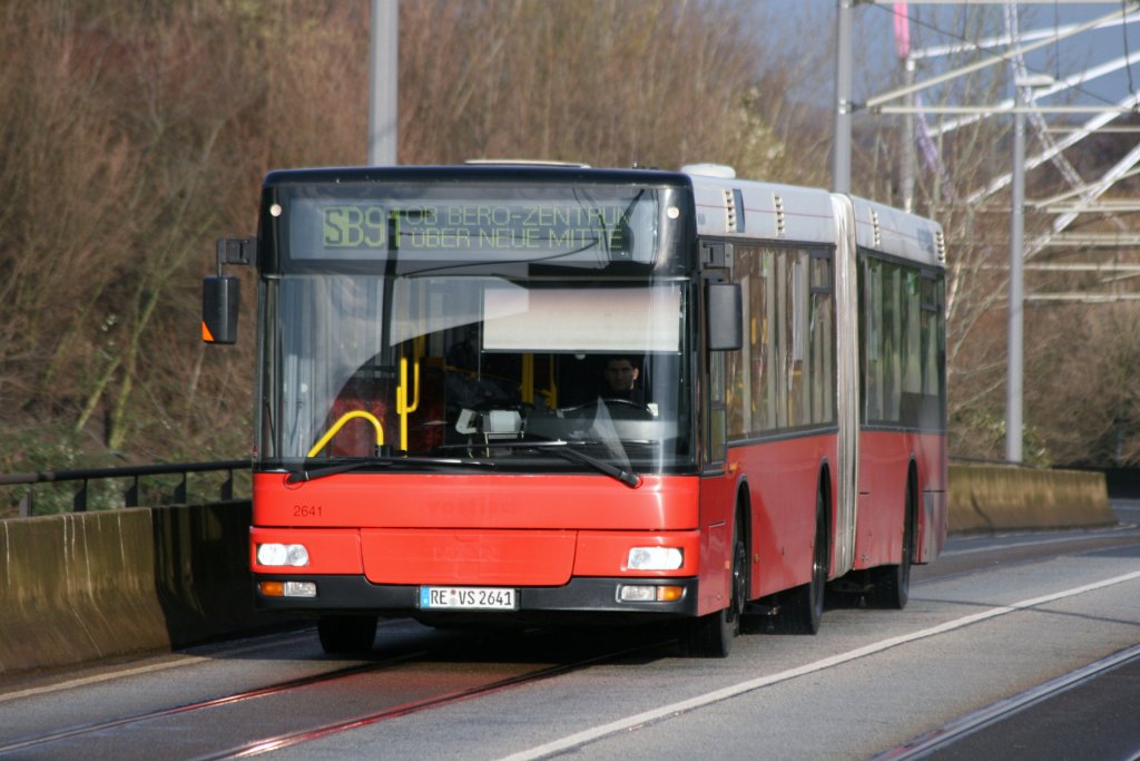 Wagen 2641 (RE VS 2641) mit dem SB91 am Centro Oberhausen.