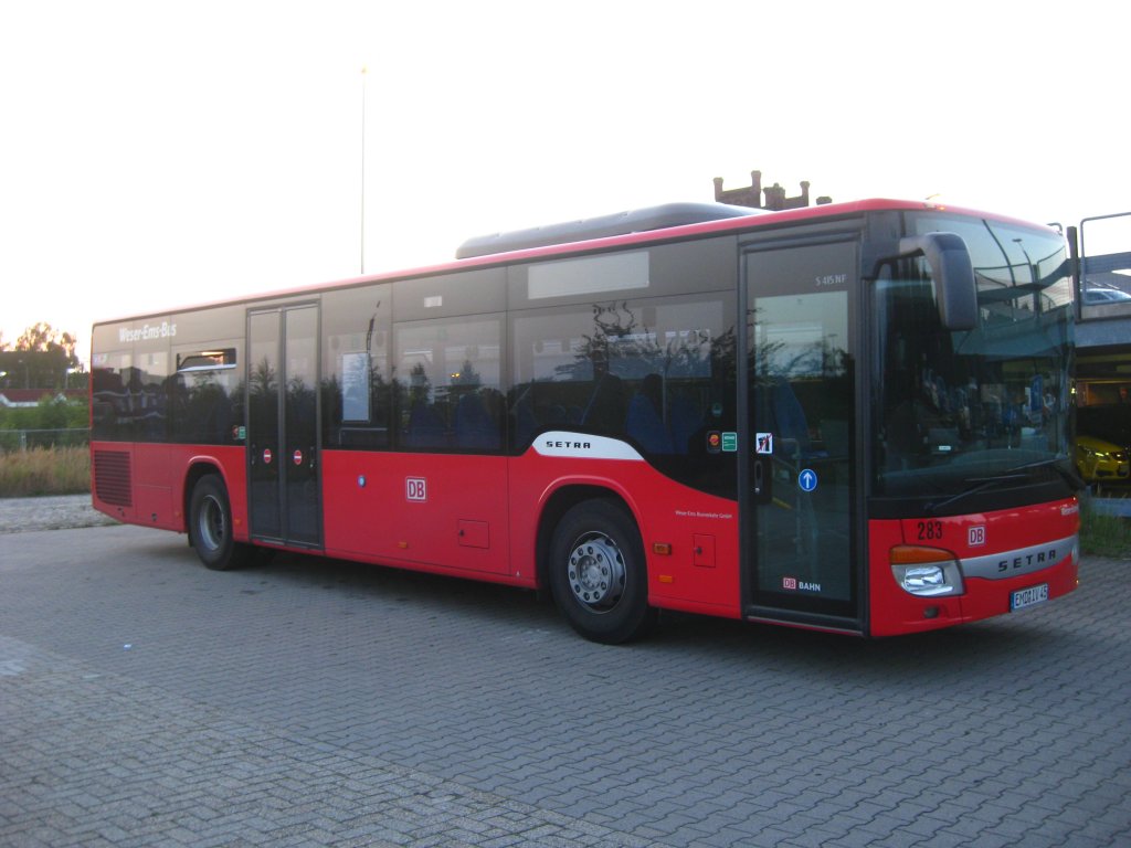Wagen 283 (EMD-IV 45) der Weser-Ems Busverkehr GmbH im August 2010 am ZOB in Leer (Ostfriesland).