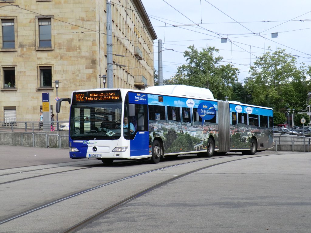 Wagen 379 der Saarbahn bedient am 27.8.10 die Linie 102 am Hbf.