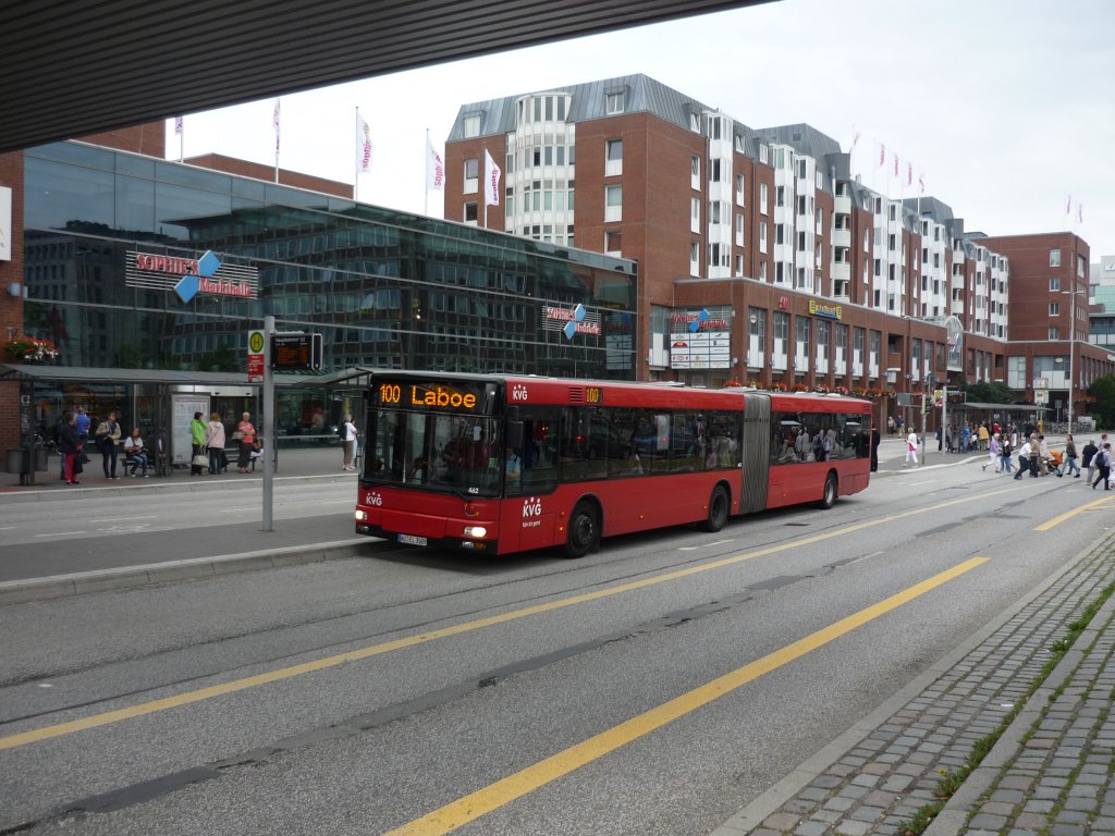Wagen 462 der KVG-Kiel macht sich vom Hauptbahnhof in Kiel, auf nach Laboe.