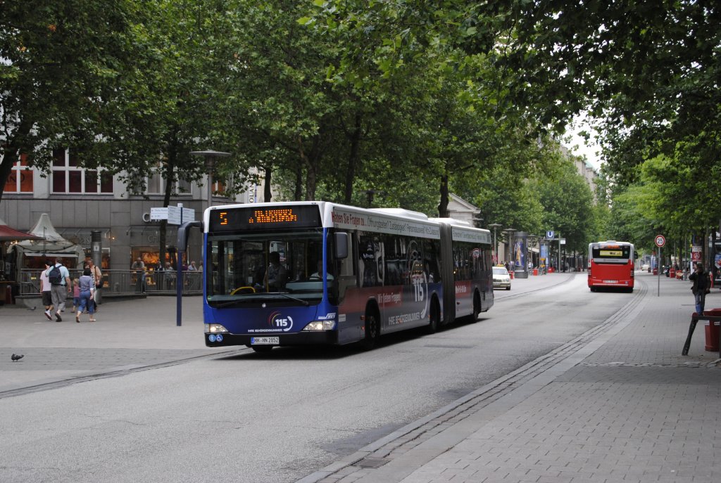WG 7822, auf den Weg zu Rathausmarkt in Hamburg am 01.08.2010