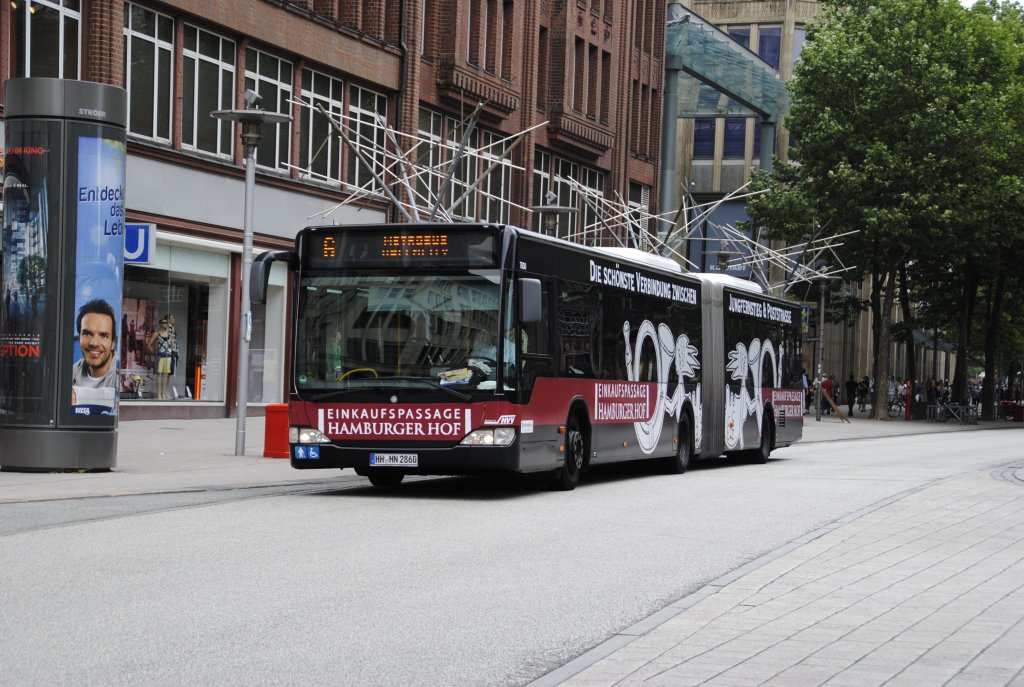 WG 7830 in Hamburg am 01.08.2010 nhe Rathausmarkt.