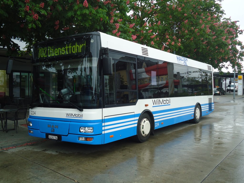 WilMobil, Wil - Nr. 224/SG 245'704 - MAN/Gppel (ex Wick, Wil Nr. 4) am 16. Mai 2012 beim Bahnhof Wil